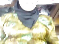 Do'kon ochiq bo'lsa-da xotini,