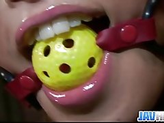 Yoqimli rumika o'yinchoq dik bilan kinky va fucking oladi